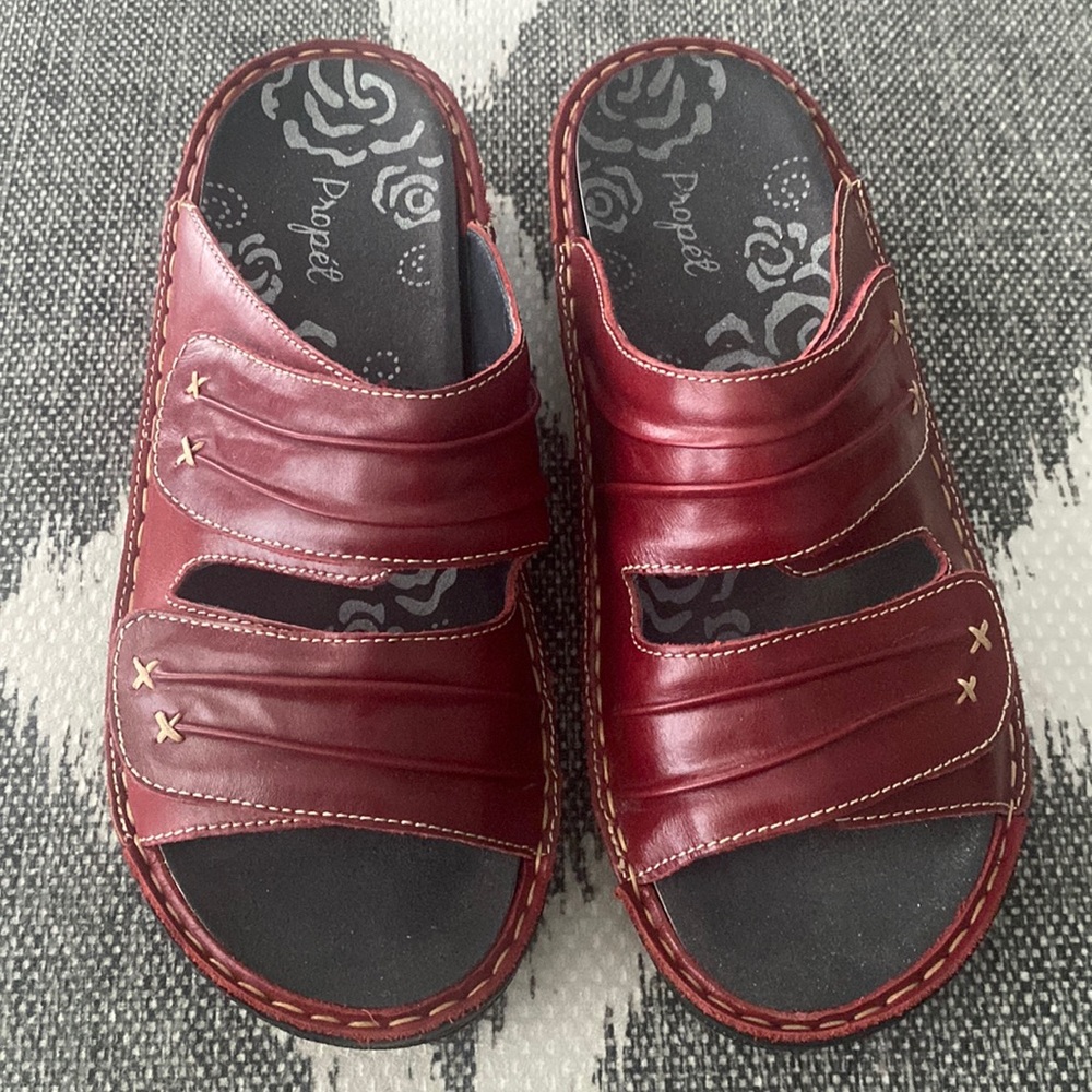 Propet dark red sandals Size 8